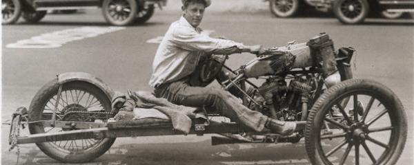Three-wheel motorcycle transport photograph